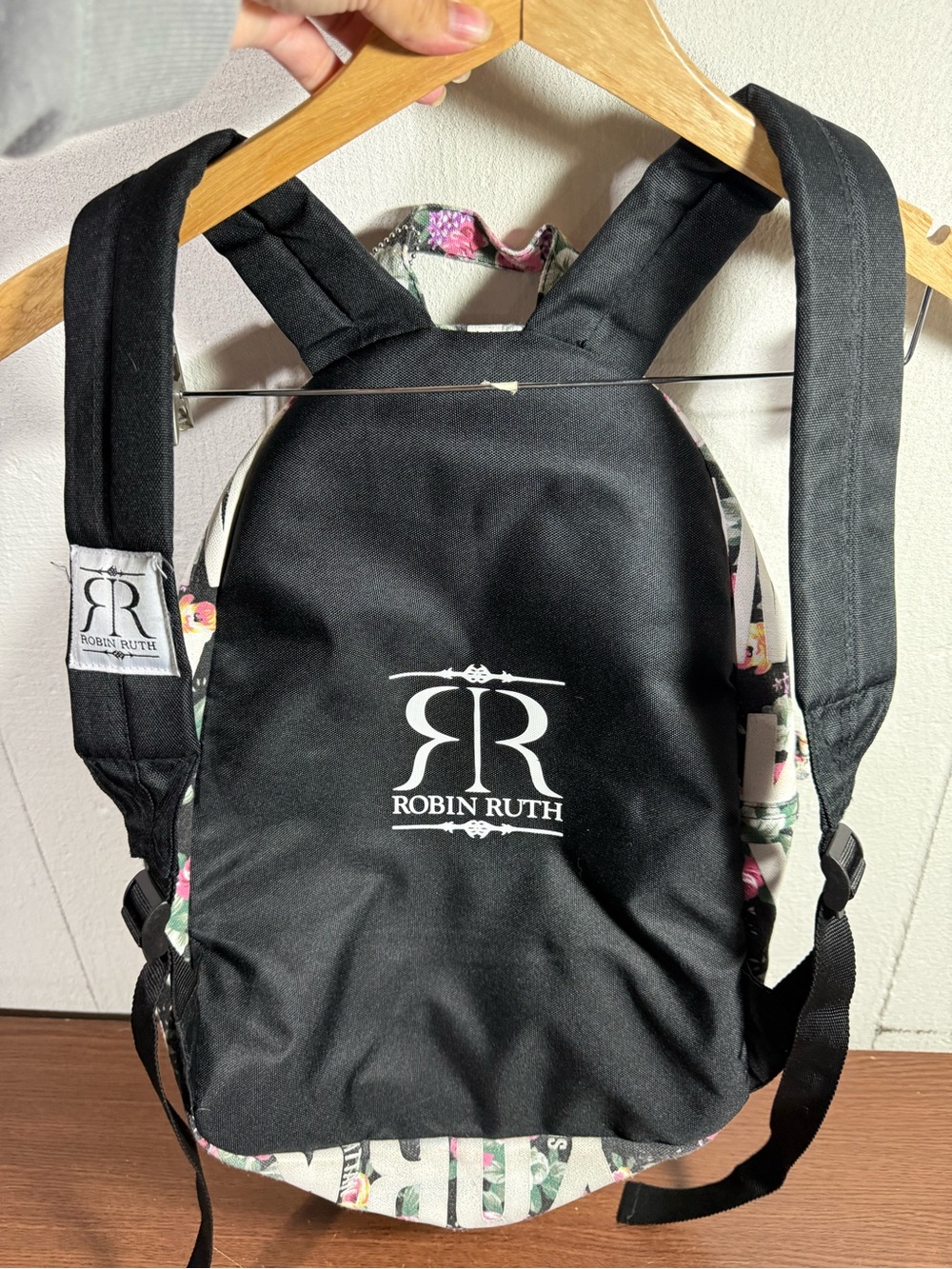 Robin Ruth New York Floral Backpack - Picture 5 of 5